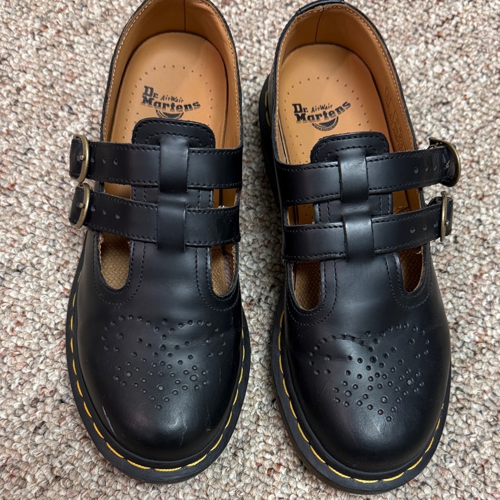 Dr. Martens Black Mary Jane, size US7, EU38, very good condition!